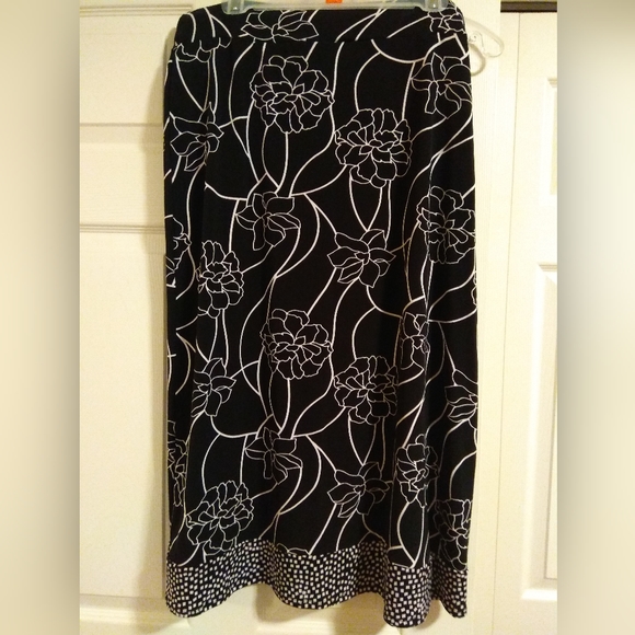 Black and White Marbled Skirt XL - Picture 2 of 3